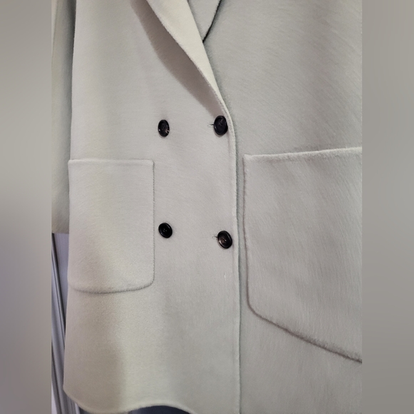 Women's Winter Wool Coat Size Medium - Picture 8 of 13